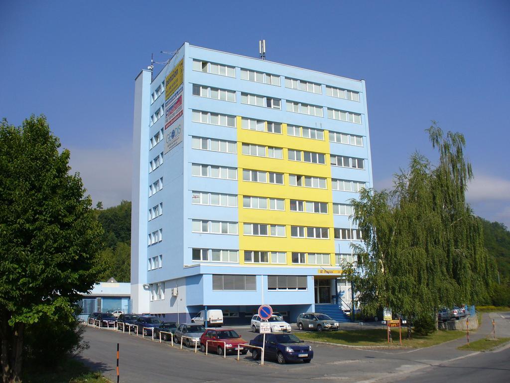 Penzion Medeny Hamor Banská Bystrica Exterior photo